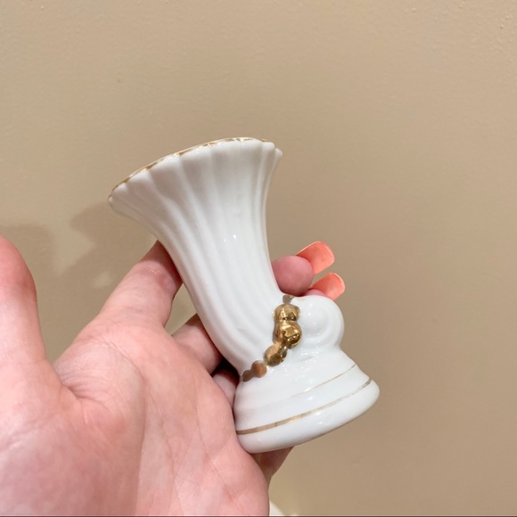 Vintage mini vase decor - Picture 2 of 4